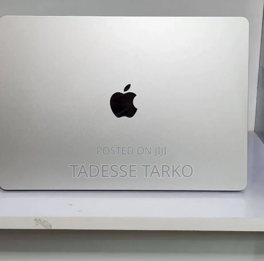 New Laptop Apple MacBook Pro 2023 M3 14-inch 8GB Apple M3 Pro SSD 512GB