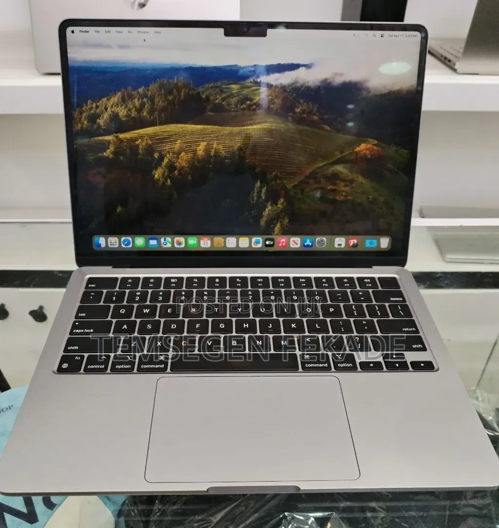 New Laptop Apple MacBook Air 2023 M2 8GB Apple M2 SSD 512GB