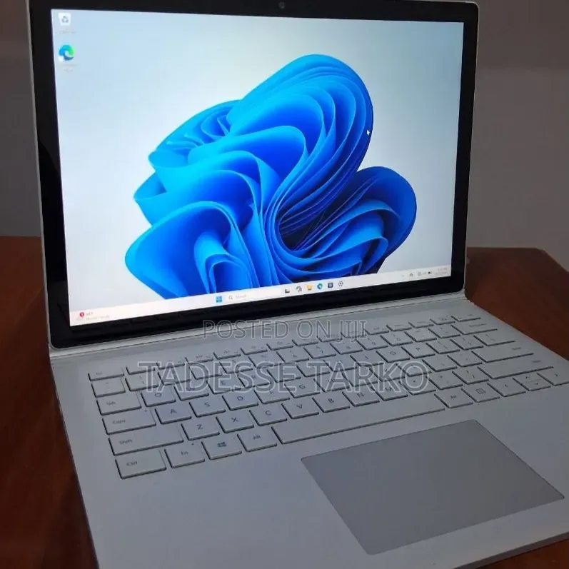 New Laptop Microsoft Surface Book 2 16GB Intel Core i7 SSD 512GB