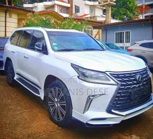 Lexus LX 2021 White