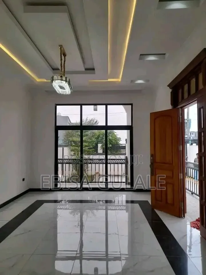 Furnished 4bdrm Farm House in Yeka for sale