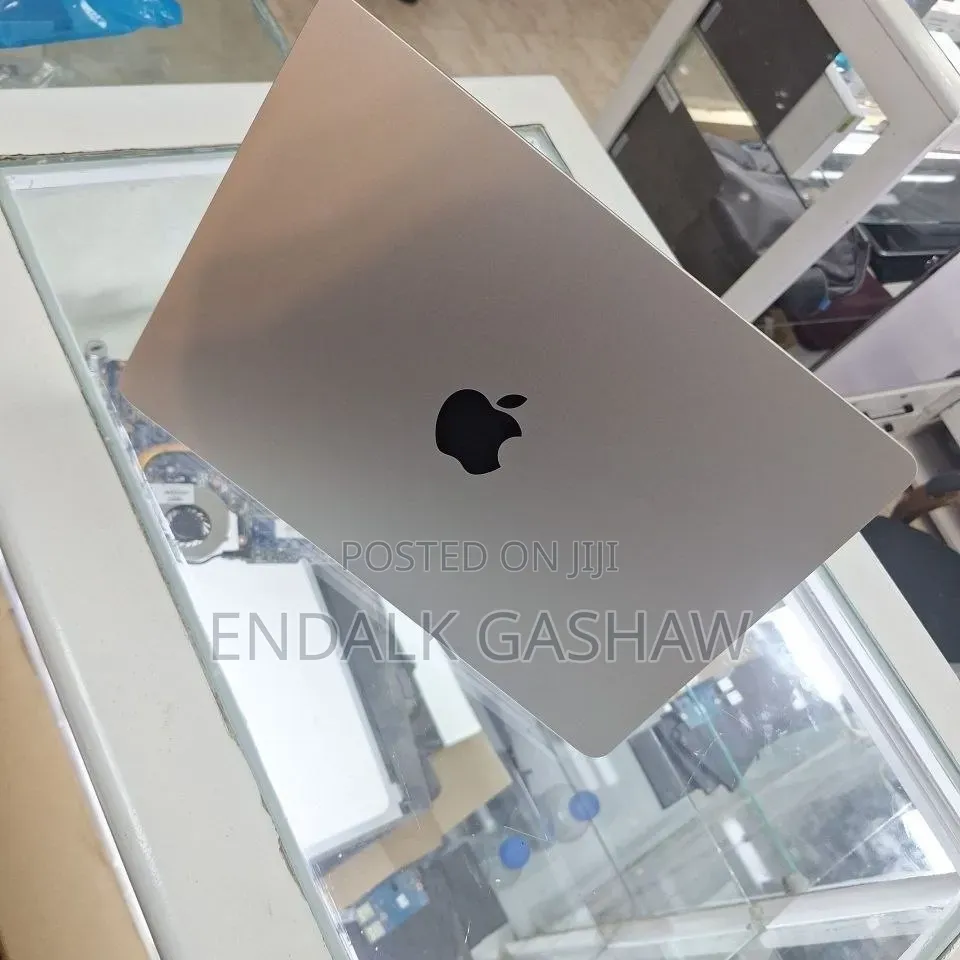 New Laptop Apple MacBook Air 2023 M2 16GB Apple M2 SSD 256GB