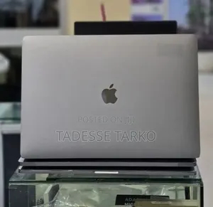 New Laptop Apple MacBook Pro 2017 16GB Intel Core i7 SSD 512GB