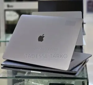 New Laptop Apple MacBook Pro 2017 16GB Intel Core i7 SSD 512GB