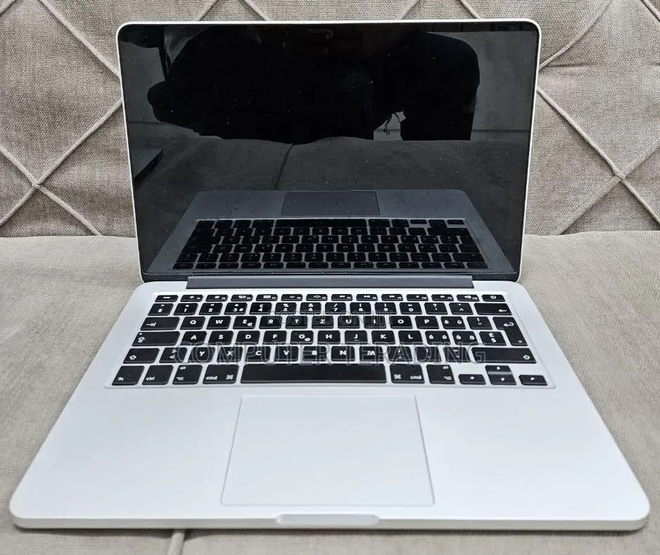 New Laptop Apple MacBook Air 2015 8GB Intel Core i5 SSD 128GB