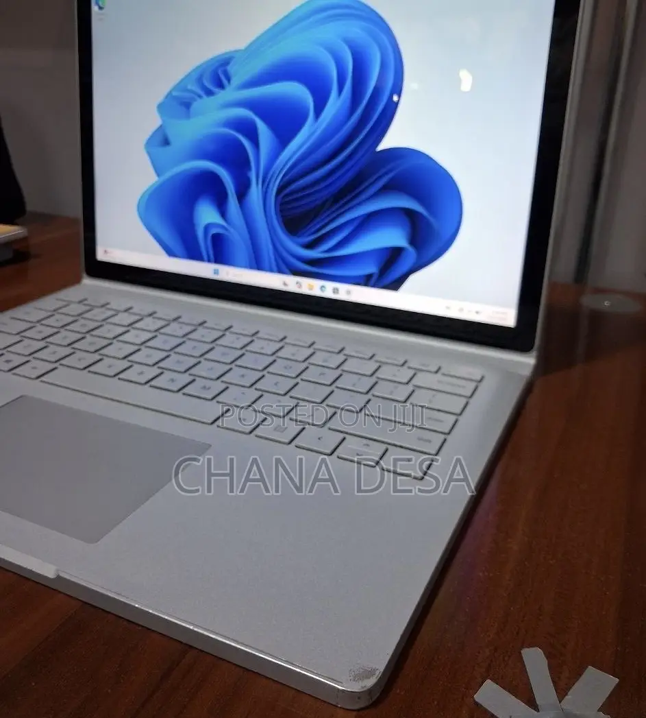 New Laptop Microsoft Surface Book 2 16GB Intel Core i7 SSD 512GB