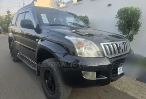 Toyota Land Cruiser 2004 Black