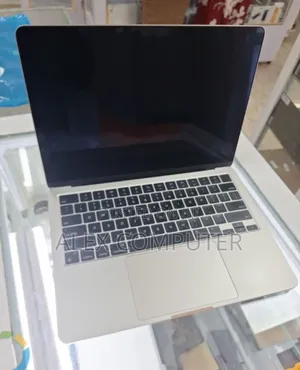 New Laptop Apple MacBook Air 2022 M2 16GB Apple M2 SSD 256GB