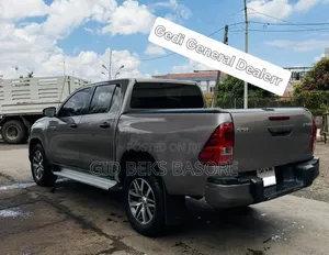 Toyota Hilux 2020 Gray