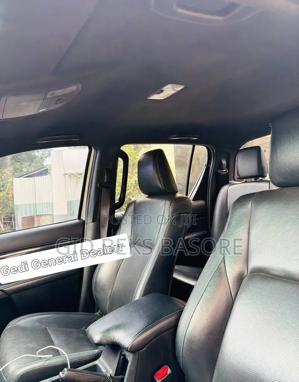 Toyota Hilux 2020 Gray