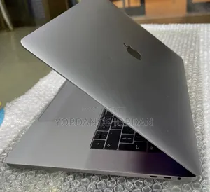 New Laptop Apple MacBook Pro 2017 16GB Intel Core i7 SSD 512GB