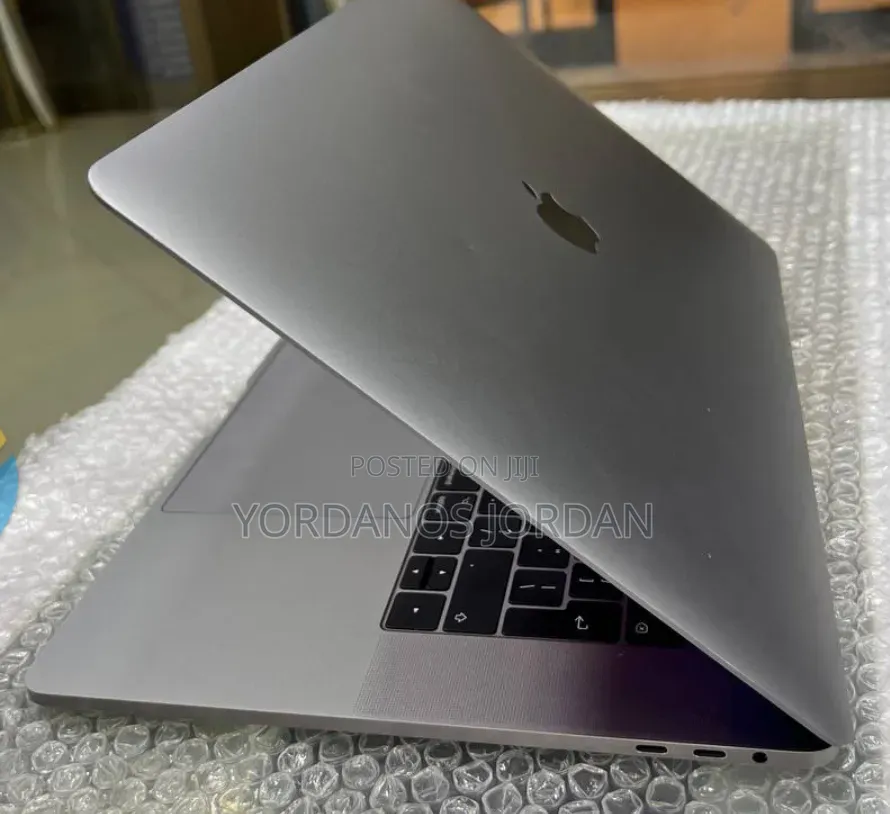 New Laptop Apple MacBook Pro 2017 16GB Intel Core i7 SSD 512GB