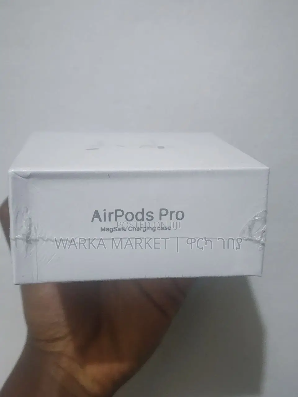 Airpods Pro (2nd Gen) – White + Magsafe Case