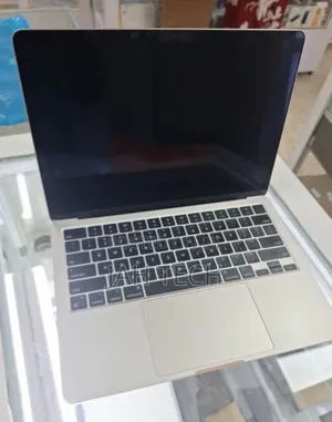 New Laptop Apple MacBook Air 2022 M2 16GB Apple M2 SSD 256GB