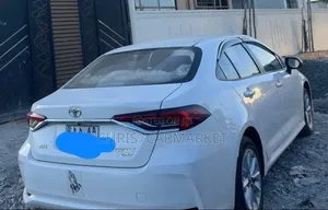 Toyota Corolla LE 2023 White