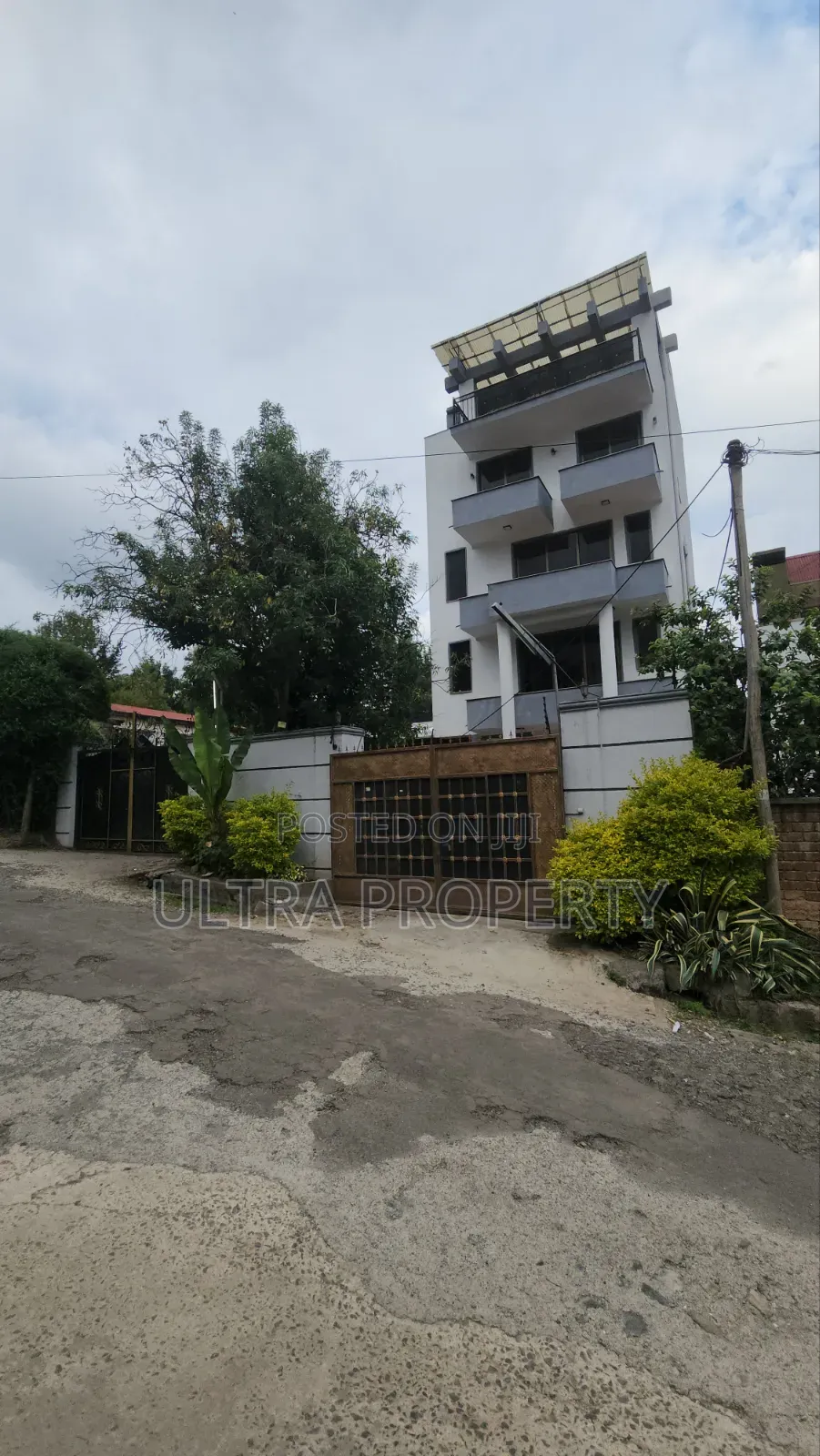 6bdrm House in Bole for rent