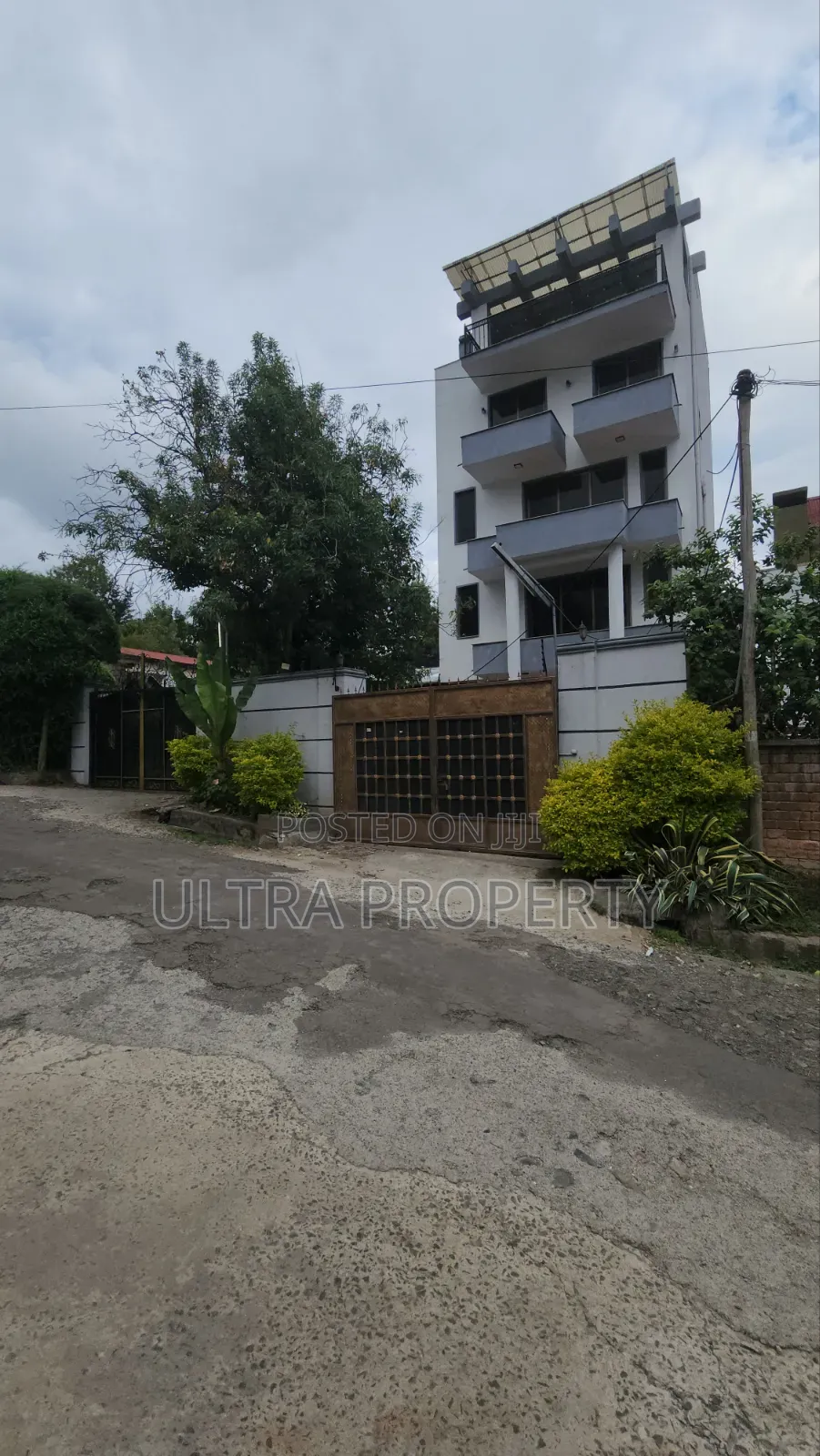 6bdrm House in Bole for rent