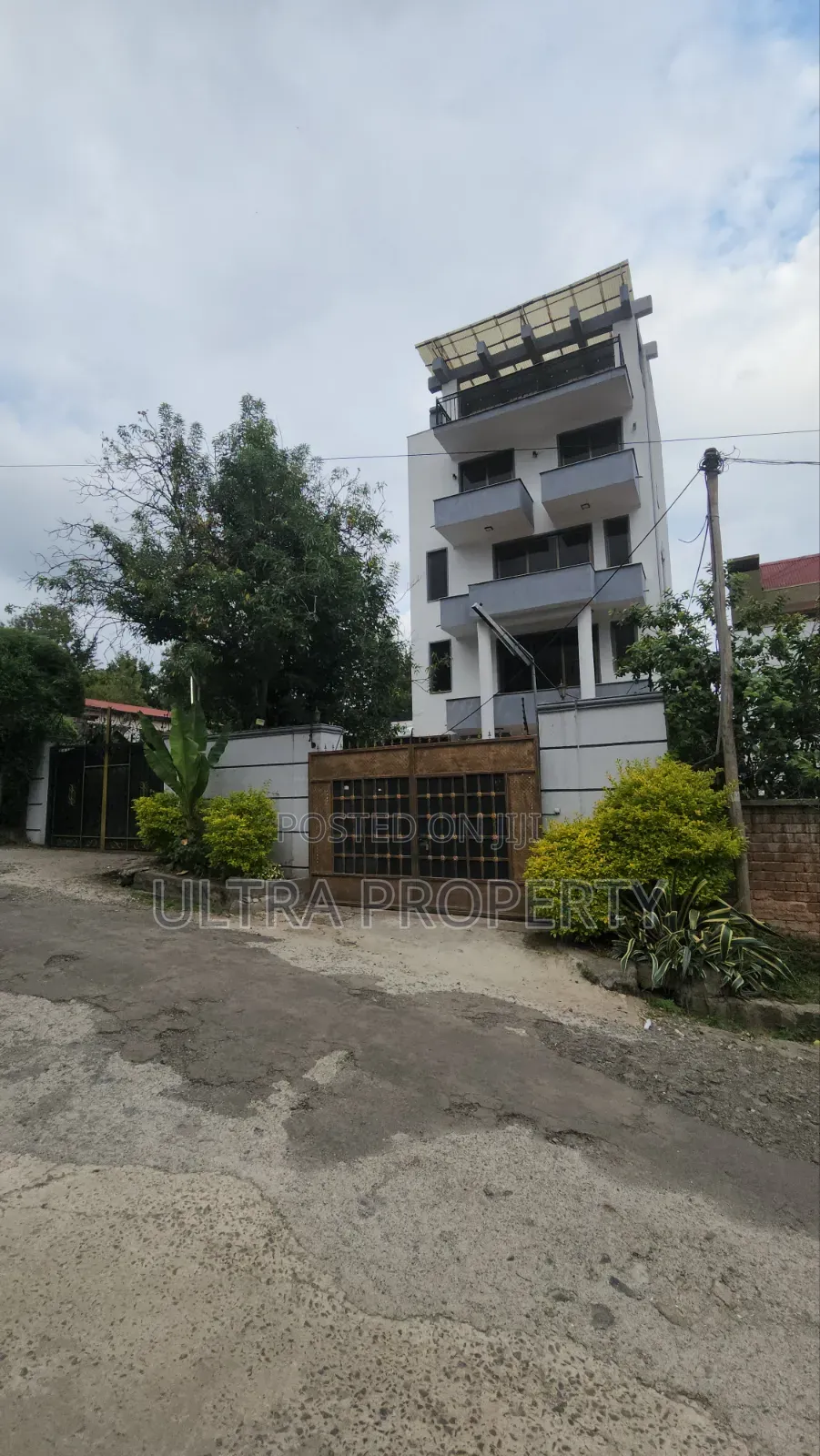 6bdrm House in Bole for rent