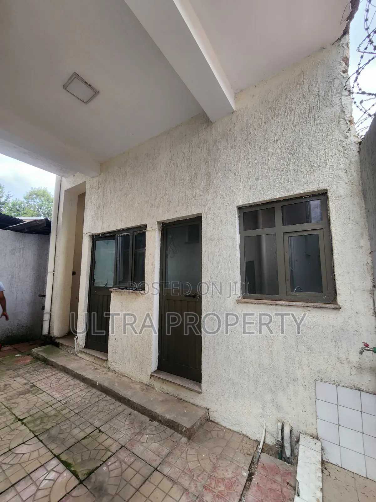 6bdrm House in Bole for rent