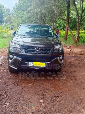 Toyota Fortuner 2018 Brown