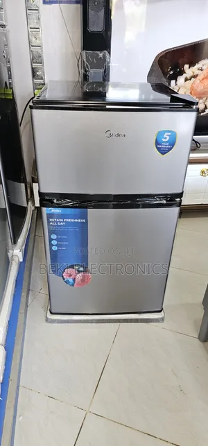 Midea Mini Refrigerator
