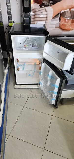 Midea Mini Refrigerator