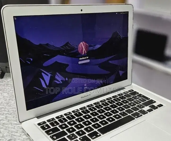 New Laptop Apple MacBook Air 2022 M2 8GB Intel Core i7 SSD 512GB