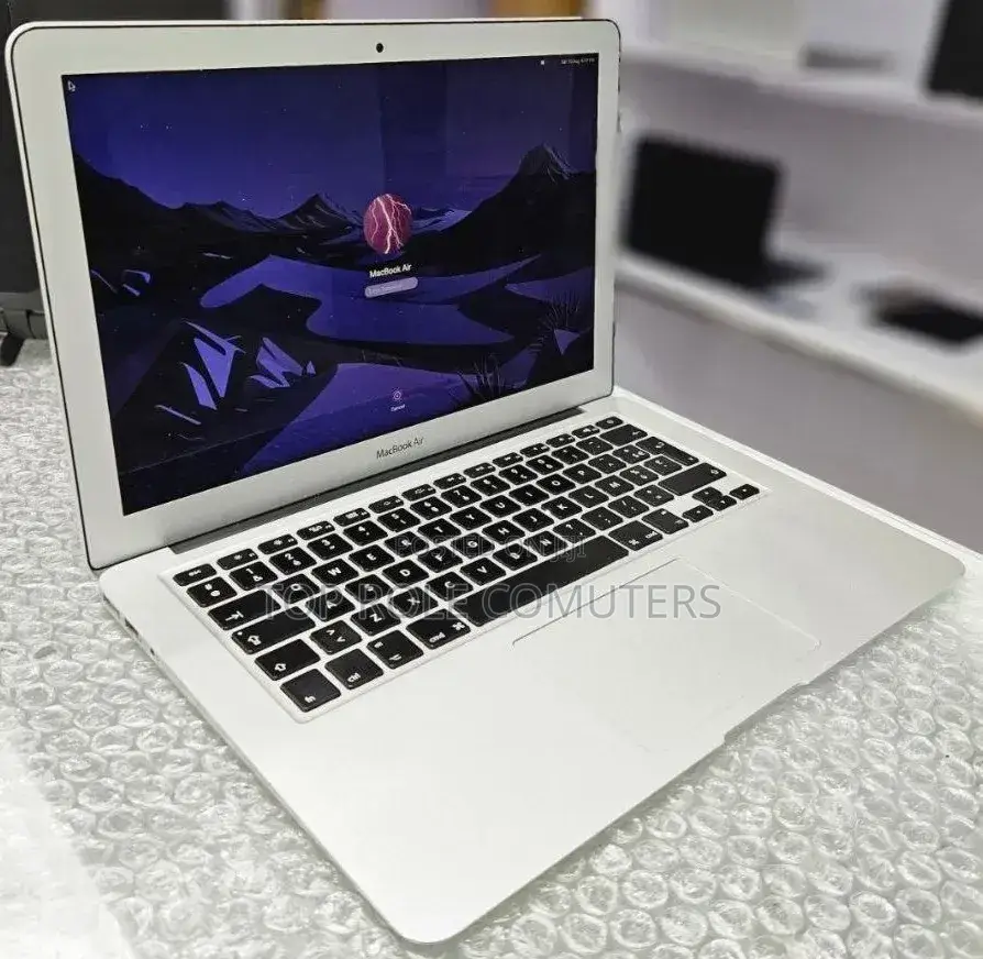 New Laptop Apple MacBook Air 2022 M2 8GB Intel Core i7 SSD 512GB
