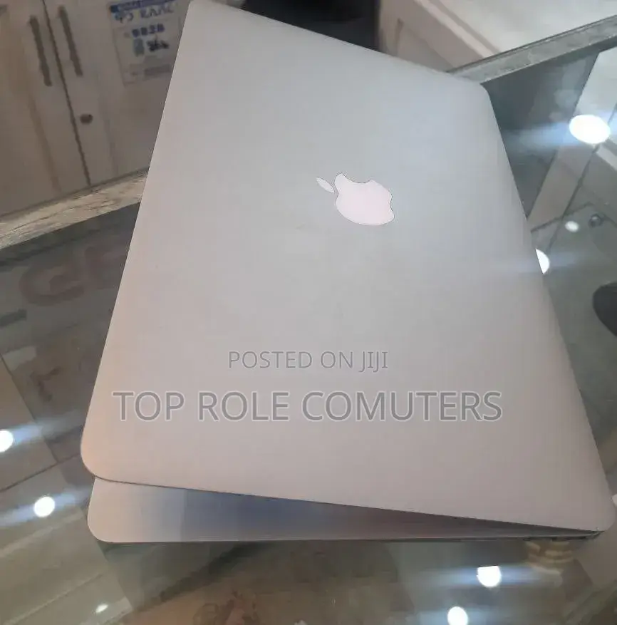 New Laptop Apple MacBook Air 2022 M2 8GB Intel Core i7 SSD 512GB