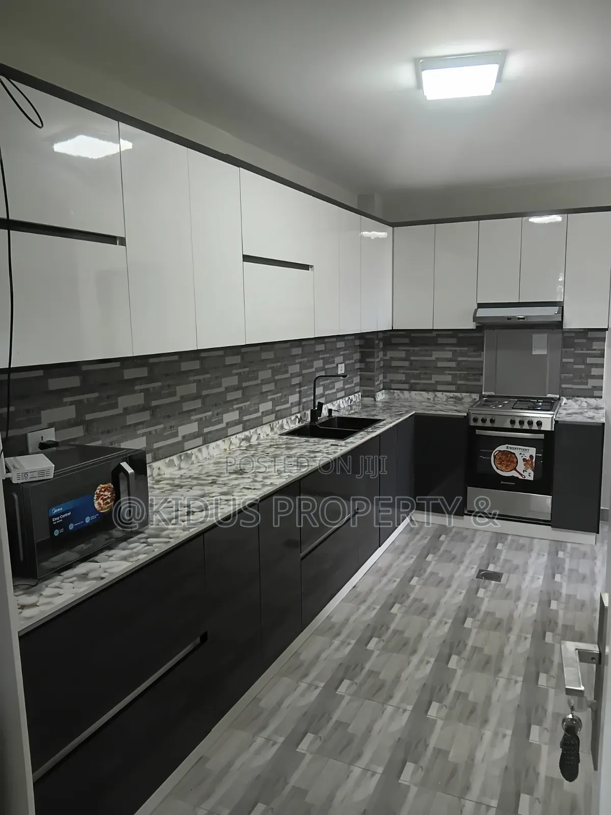 3bdrm Apartment in Africa Union, Nifas Silk-Lafto for sale