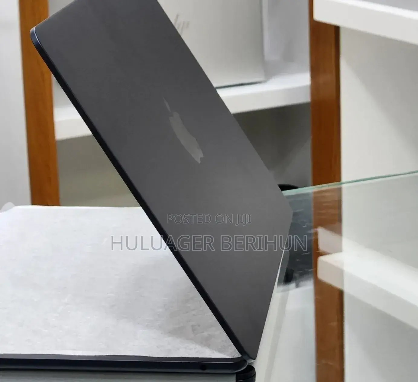 New Laptop Apple MacBook Air 2025 M4 13-inch 16GB Apple M4 SSD 256GB
