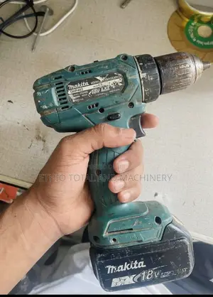Makita Dhp482 18v LXT Cordless Driver Drill.