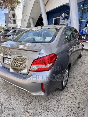 Mitsubishi Attrage 2022 Silver