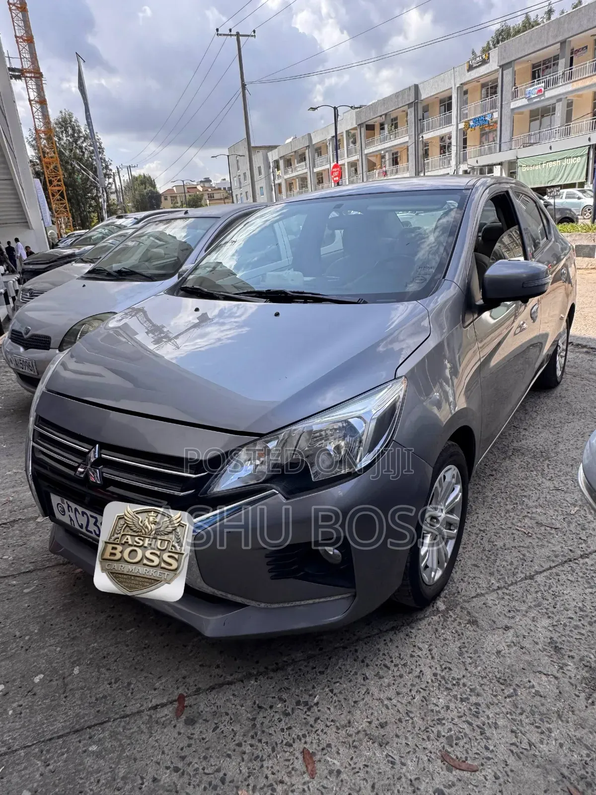 Mitsubishi Attrage 2022 Silver