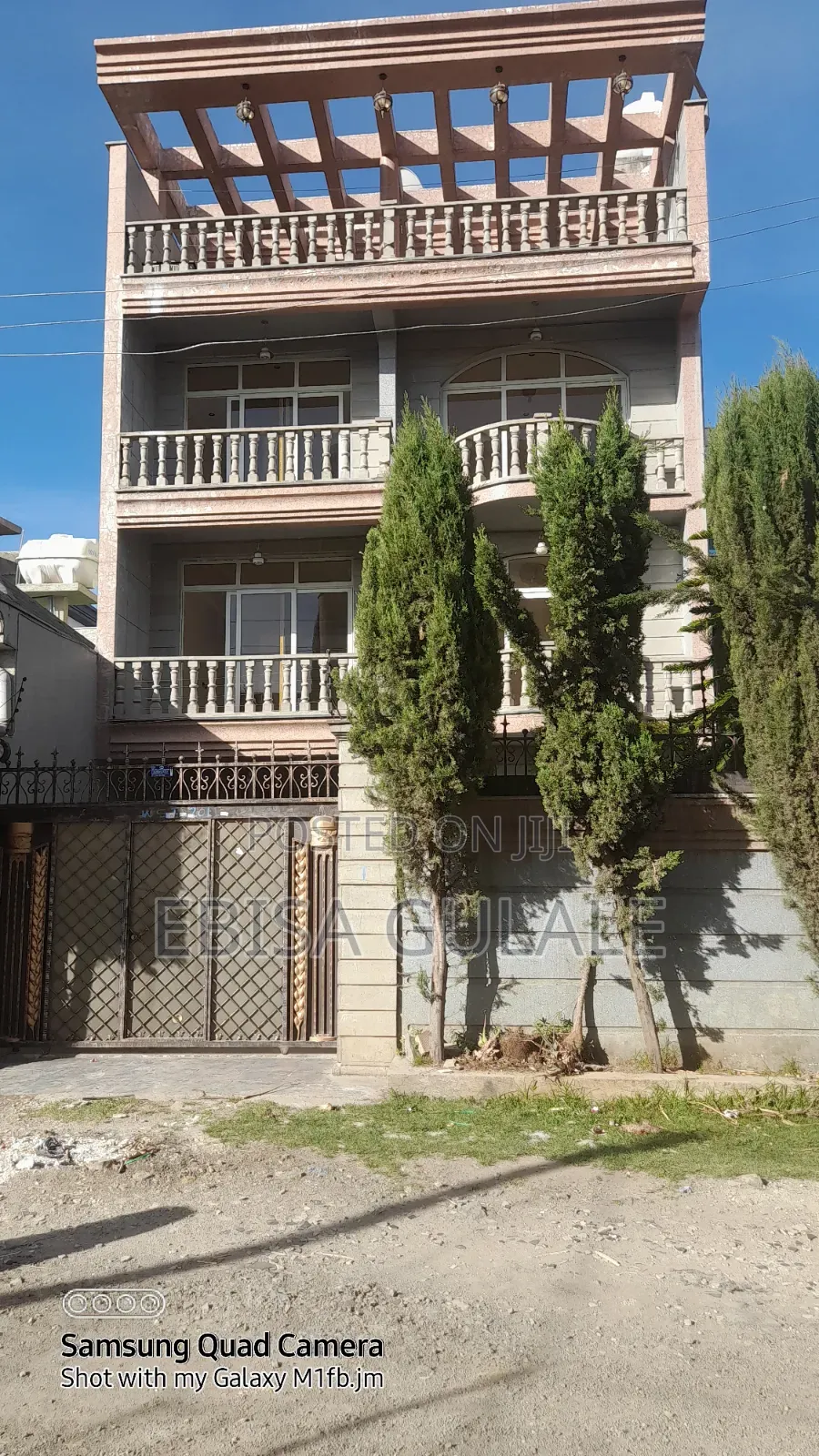 Furnished 7bdrm Farm House in Yeka for rent