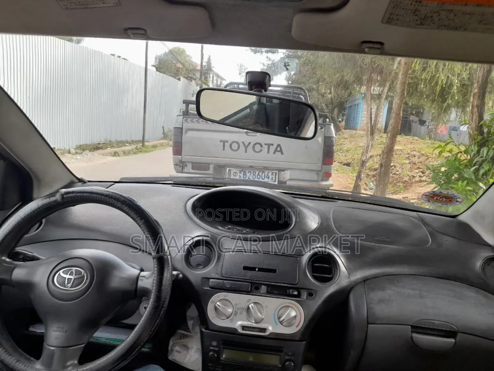 Toyota Vitz 2004 Silver