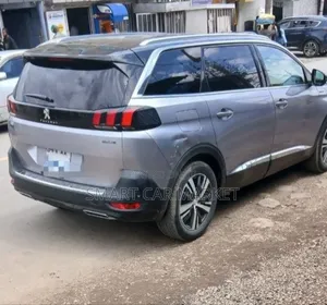 Peugeot 5008 2020 White