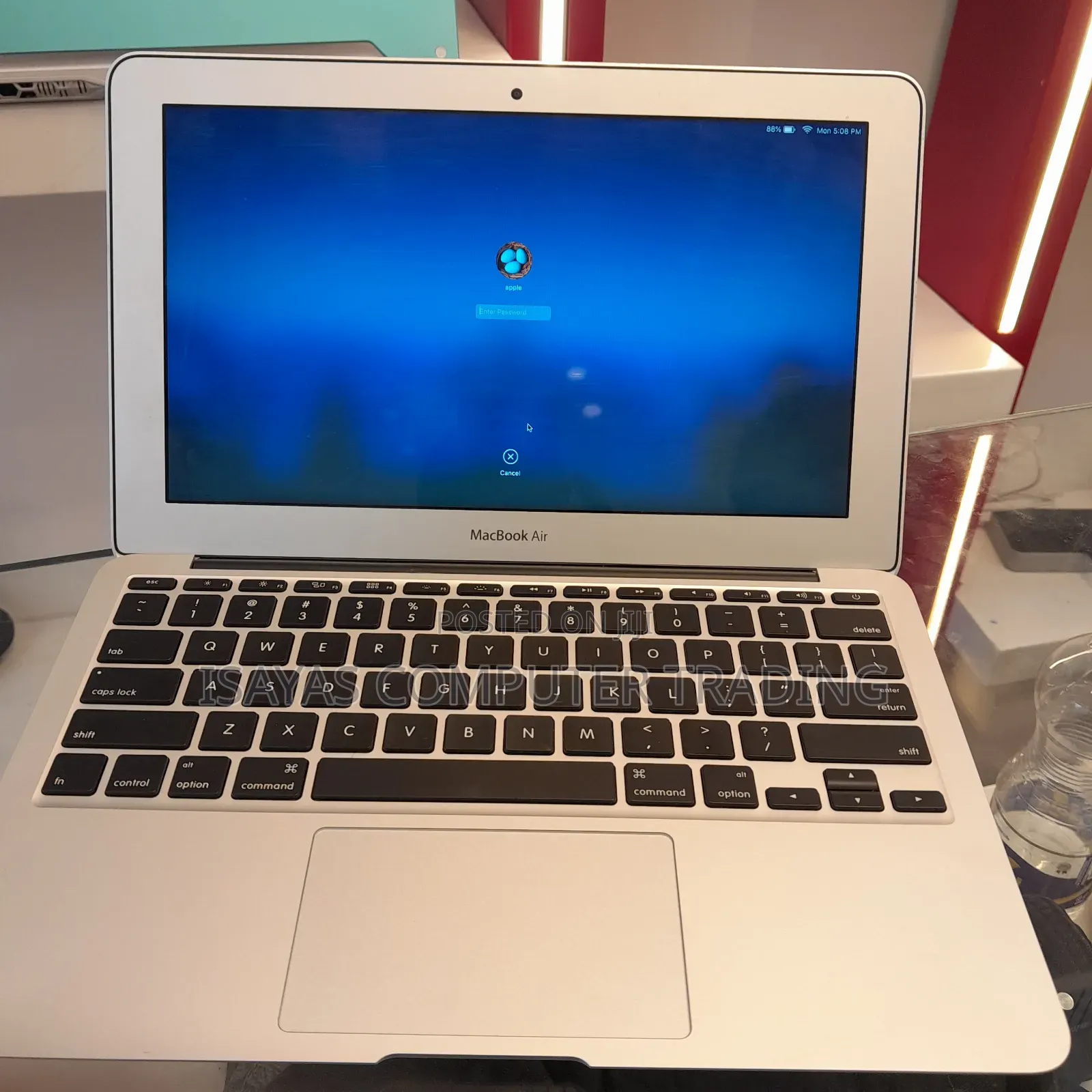 New Laptop Apple MacBook Air 2015 8GB Intel Core i5 SSD 128GB