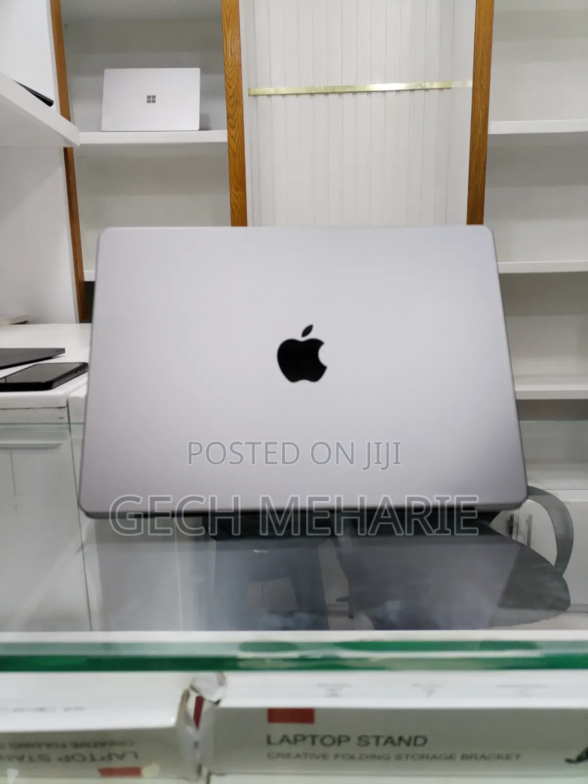 New Laptop Apple MacBook Pro 2021 M1 16GB Apple M1 Pro SSD 512GB