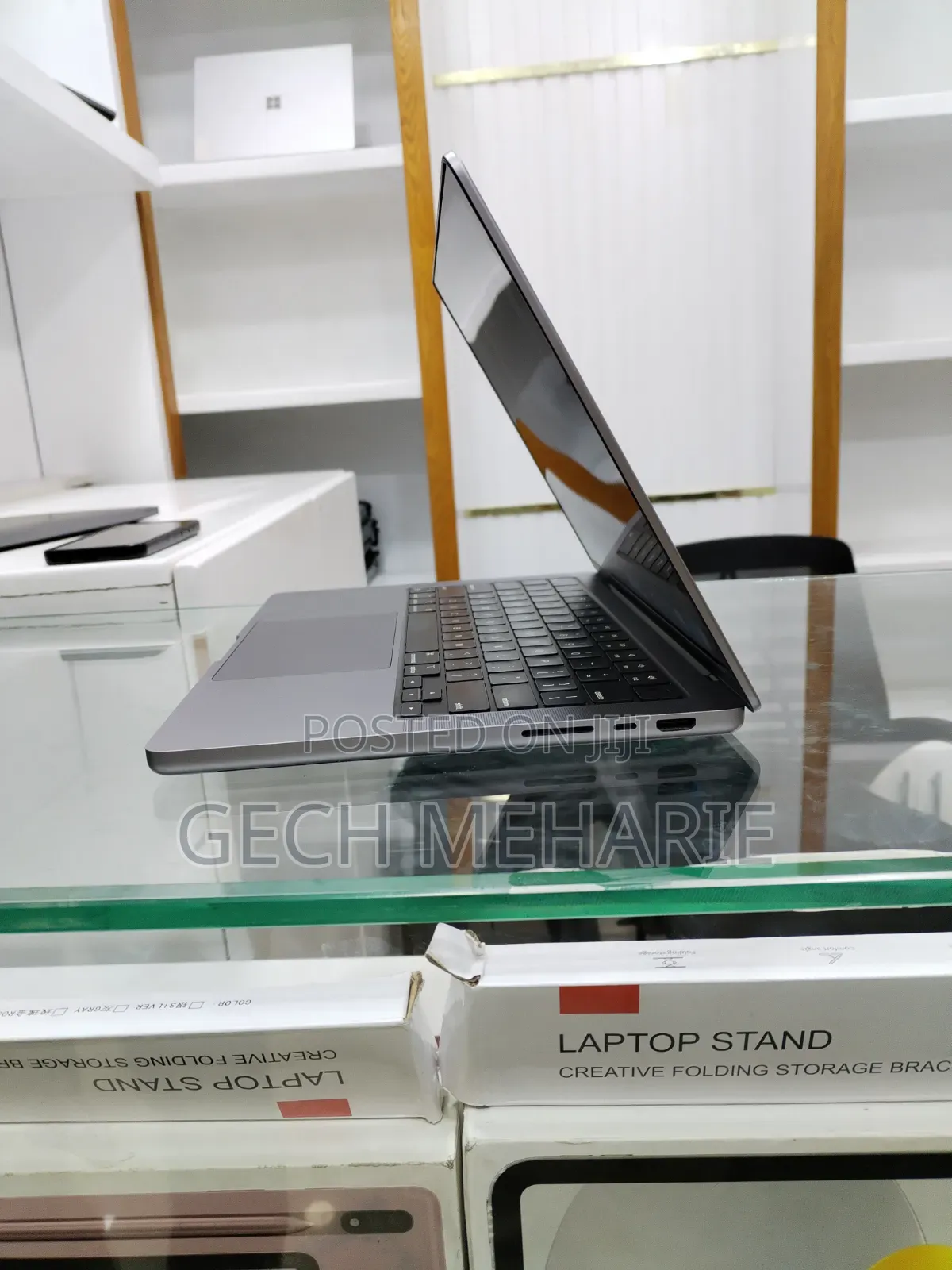 New Laptop Apple MacBook Pro 2021 M1 16GB Apple M1 Pro SSD 512GB