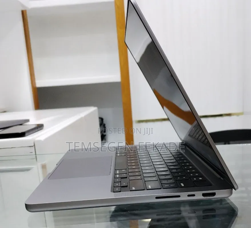 New Laptop Apple MacBook Pro 2021 M1 16GB Apple M1 Pro SSD 512GB