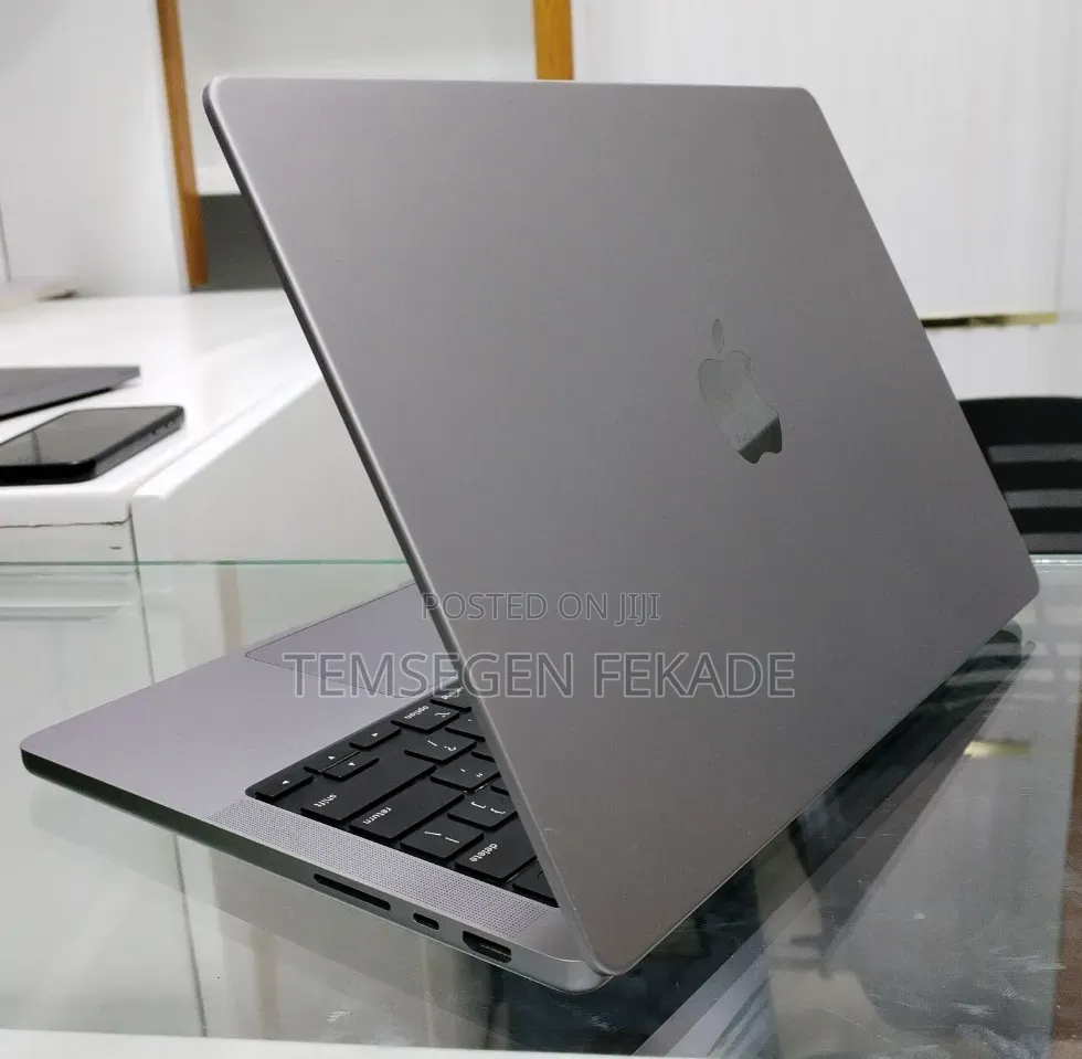 New Laptop Apple MacBook Pro 2021 M1 16GB Apple M1 Pro SSD 512GB