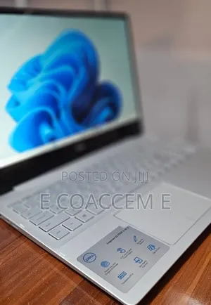 New Laptop Dell Inspiron 15 8GB Intel Core i5 SSD 256GB