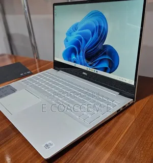 New Laptop Dell Inspiron 15 8GB Intel Core i5 SSD 256GB