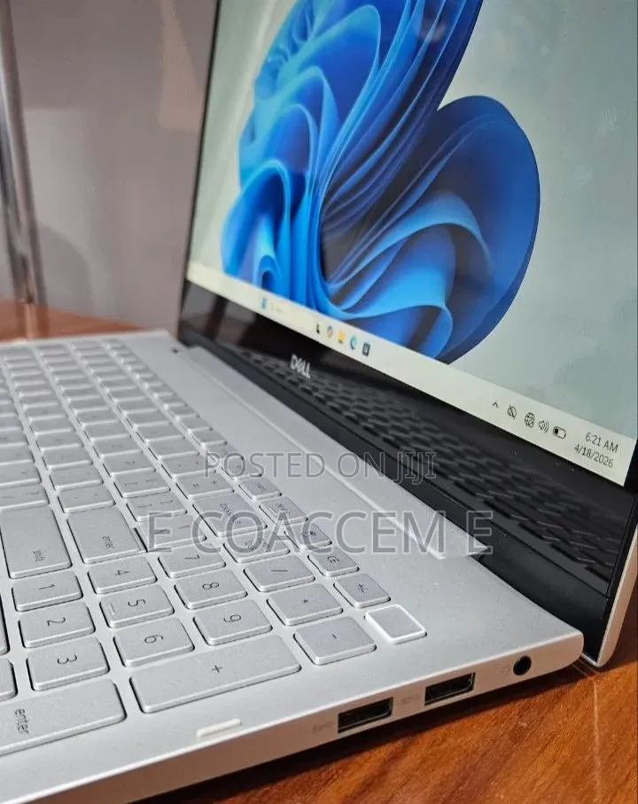 New Laptop Dell Inspiron 15 8GB Intel Core i5 SSD 256GB