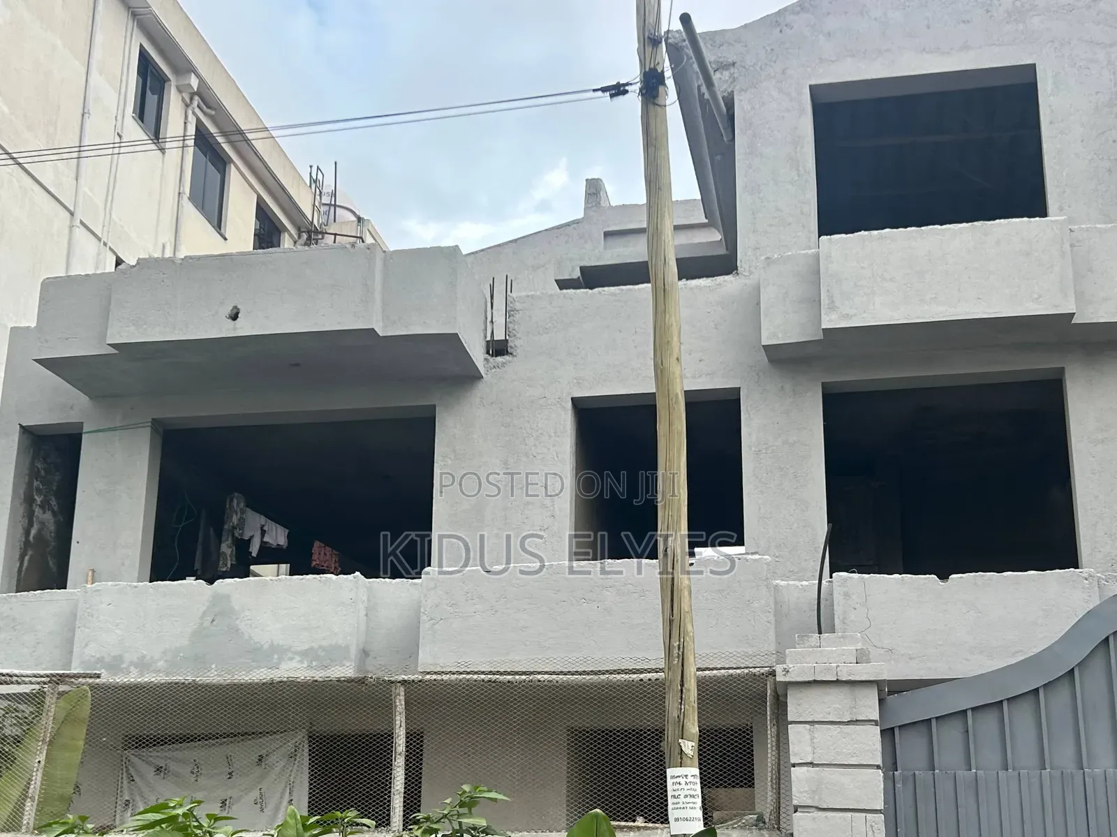 5bdrm House in የግል, Bole for sale
