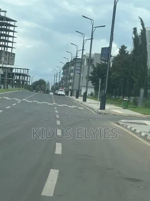 5bdrm House in የግል, Bole for sale