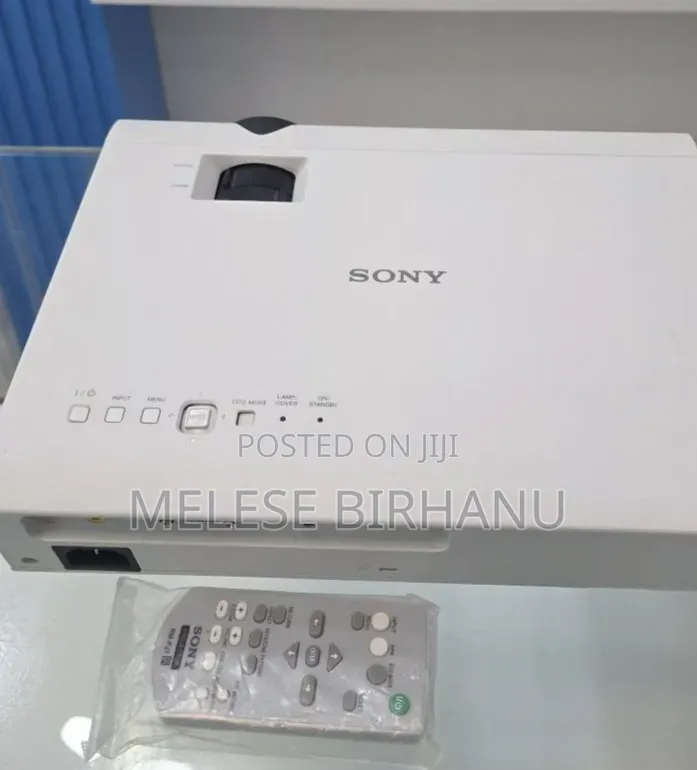 Sony VPL-Dx100 Projector