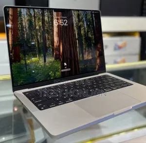 New Laptop Apple MacBook 8GB Apple M3 Pro SSD 512GB