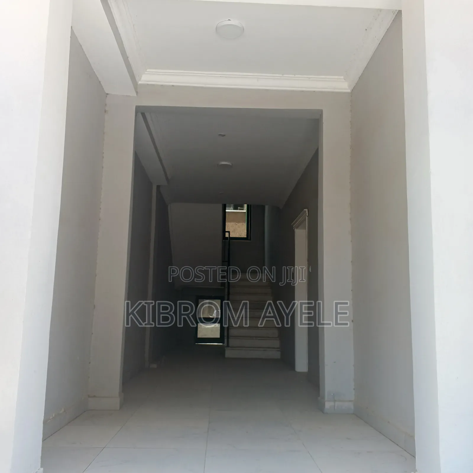 Furnished 3bdrm Apartment in ሜትሮ ሪል እስቴት Metro, Bole for sale